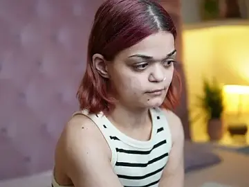 Stripchat Free Porn Cam of MaiaMini