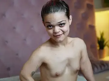 Stripchat Free Porn Cam of MaiaMini
