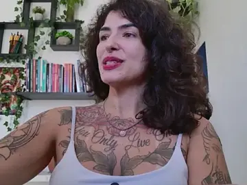 Stripchat Adult Webcam of TaliMajesty