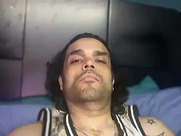Stripchat Watch Live Sex Cams of icebergslim281