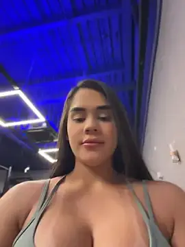 Stripchat Live Sex of BellaLeclair_