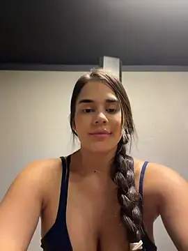 Stripchat Live Sex of BellaLeclair_