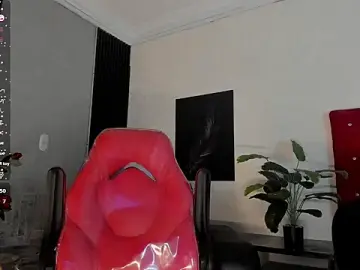 Stripchat Free Porn Cam of DannSmmith