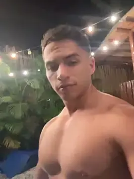 Stripchat Sex Cam of Jamess_White