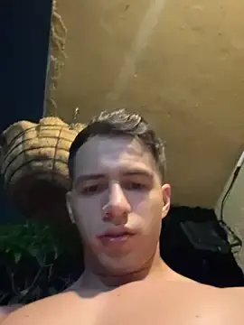 Stripchat Sex Cam of Jamess_White