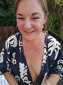 Stripchat Sex Cam of SwedishJennifer