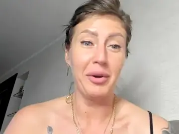 Stripchat Live Sex Cam of Avtosluts777