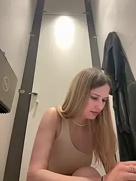 Stripchat Live Porn of blonde_exe