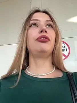 Stripchat Live Porn of blonde_exe