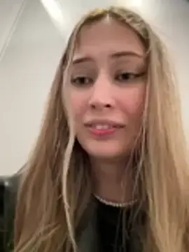 Stripchat Sex Cam of blonde_exe