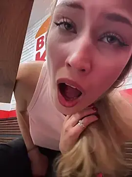 Stripchat Live Porn of blonde_exe
