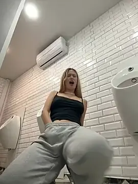 Stripchat Live Porn of blonde_exe