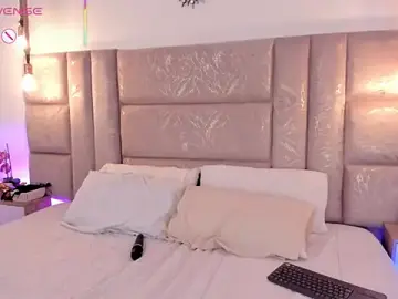 Stripchat Live Sex Cam of Oriana_Guzman