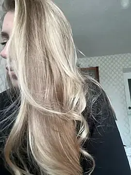 Stripchat Sex Cam of adel_secret