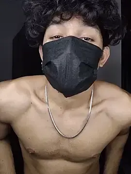 Stripchat Live Sex Cam of roxiii_