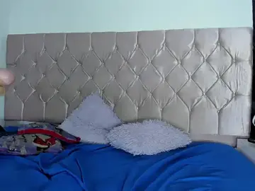 Stripchat Sex Cam of Harry_And_Girls