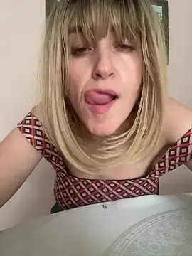 Stripchat Free Porn Cam of mystical_Elenn