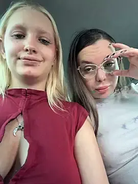 Stripchat Free Porn Cam of Elfi_InPublic