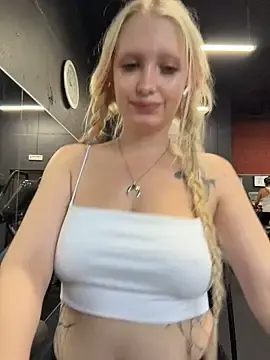 Stripchat Live Porn of Elfi_InPublic