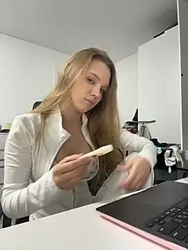 Stripchat Live Sex Cam of Ketitull