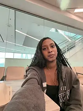 Stripchat Adult Webcam of Your_Paris