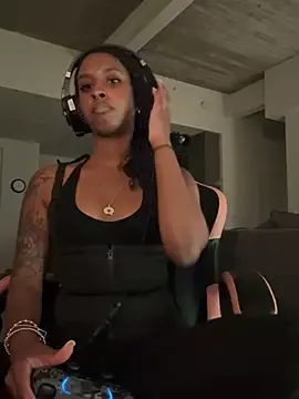 Stripchat Sex Cam of Your_Paris