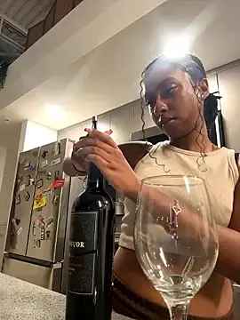 Stripchat Free Live Porn of Your_Paris
