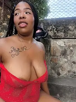 Stripchat Live Sex Cam of the_titis_outdoors