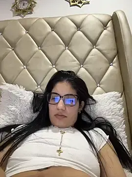 Stripchat Sex Cam of Lucy_engel