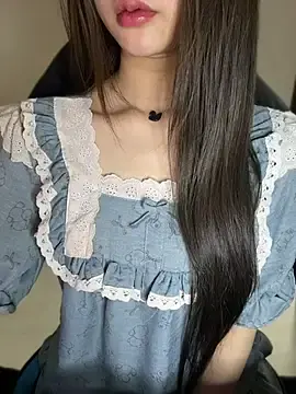 Stripchat Live Sex of Yiyina_17