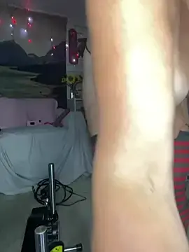 Stripchat Adult Webcam of TrenaAnne
