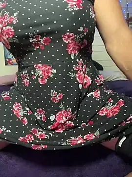 Stripchat Adult Webcam of TrenaAnne