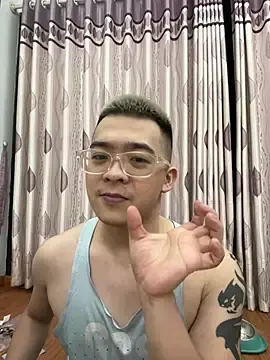 Stripchat Adult Webcam of horny_tobias