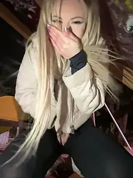 Stripchat Best live sex cam show of AlyssaFoxx_