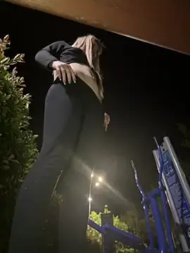 Stripchat Free Porn Cam of AlyssaFoxx_