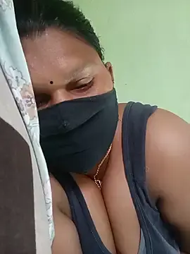 Stripchat Sex Cam of telugutanuja_