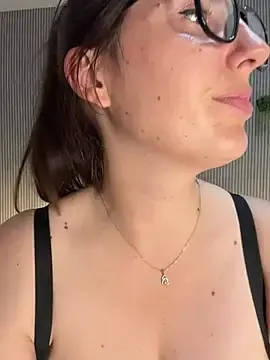 Stripchat Live Sex Cam of MysteryGirl__