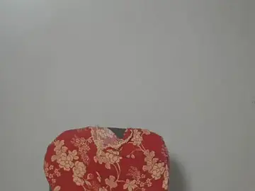Stripchat Free Live Porn of kiara_red4