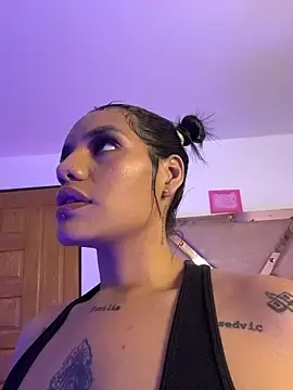 Stripchat Live Sex Cam of Victoria14_