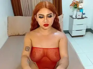 Stripchat Sex Cam of Ara_Cumms