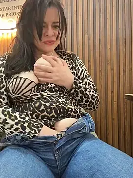 Stripchat Live Sex of Dr_Nathalia_28
