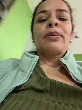 Stripchat Sex Cam of Dr_Nathalia_28