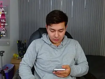Stripchat Free Live Porn of Julian_Smith21