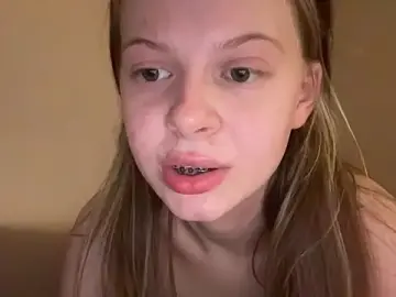 Stripchat Sex Cam of wrenlie