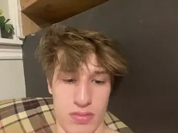 Stripchat Free Porn Cam of yourwhiteboy1