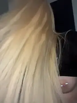 Stripchat Nude Webcam of DayaFoxy