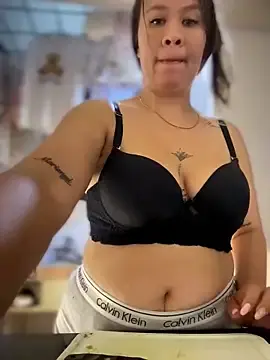 Stripchat Live Porn of Emiily_lee