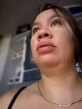 Stripchat Sex Cam of Emiily_lee