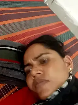 Stripchat Live Sex Cam of Hotnewbhabi_riya