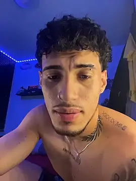 Stripchat Live Sex Cam of TOMAS_CONOR